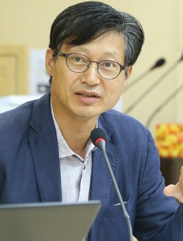 H2Ʈ, 켱    